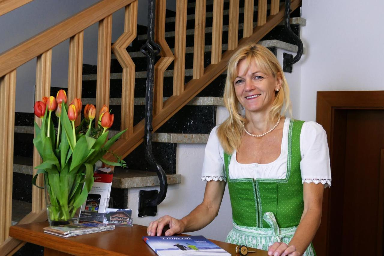 Ferienwohnung Gästehaus Hochmuth Mayrhofen Exterior foto